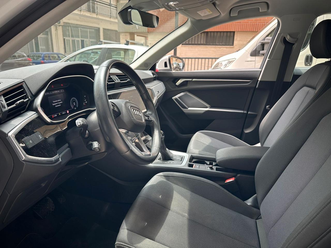 Audi Q3 35 TDI S tronic Business Advanced