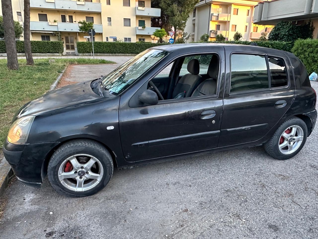 Renault Clio 1.2 16V neopatentati 2004