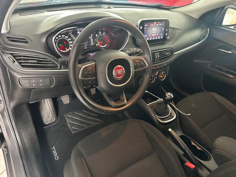 FIAT Tipo (2015-->) Tipo 1.6 Mjt S&S SW Lounge