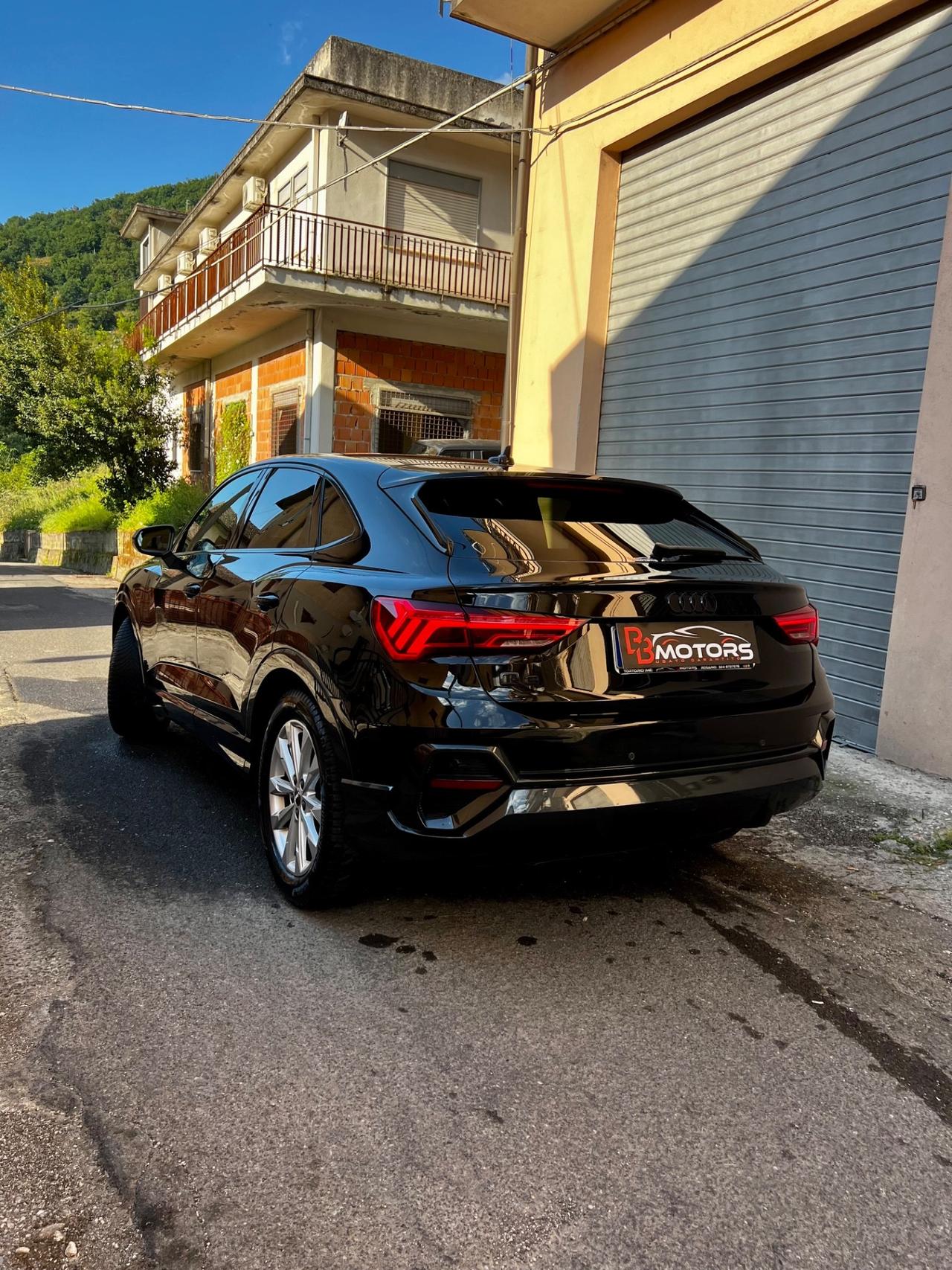 Audi Q3 SPB 35 TDI S line edition total black