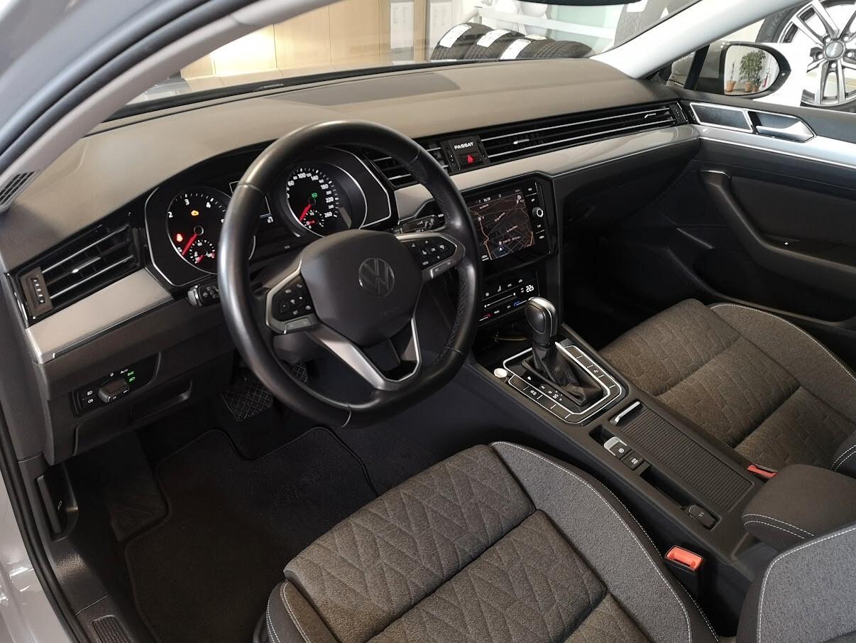 Volkswagen Passat Variant 2.0 TDI SCR EVO DSG Business NAVI - RETROCAMERA