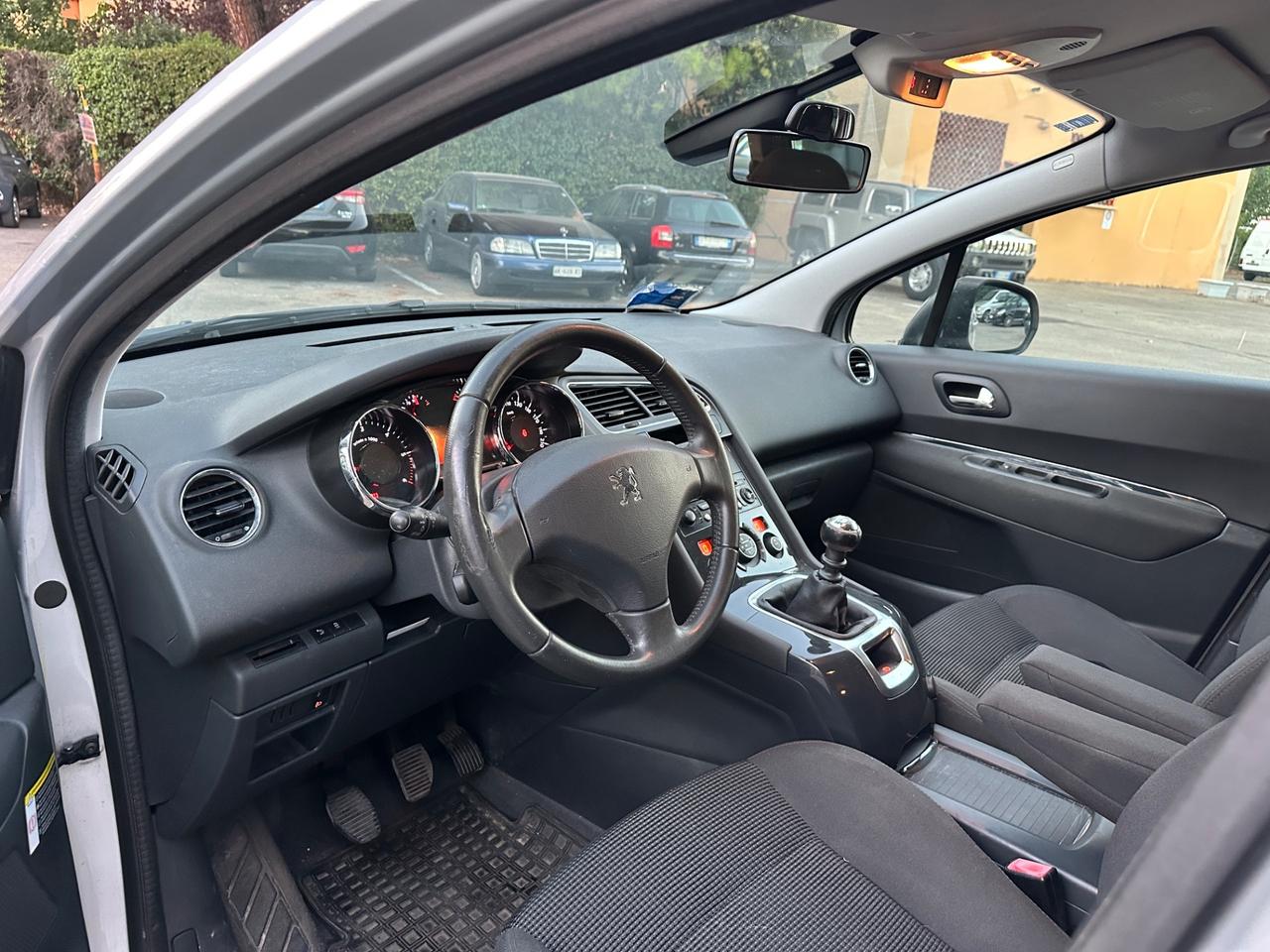 Peugeot 5008 1.6 HDi 112CV Business 5 posti