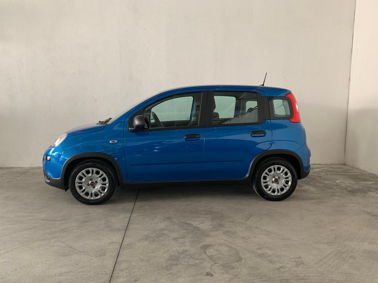 FIAT PANDA 3* ICON Hybrid - NO VINCOLI FINANZIARI - Garanzia 16 mesi