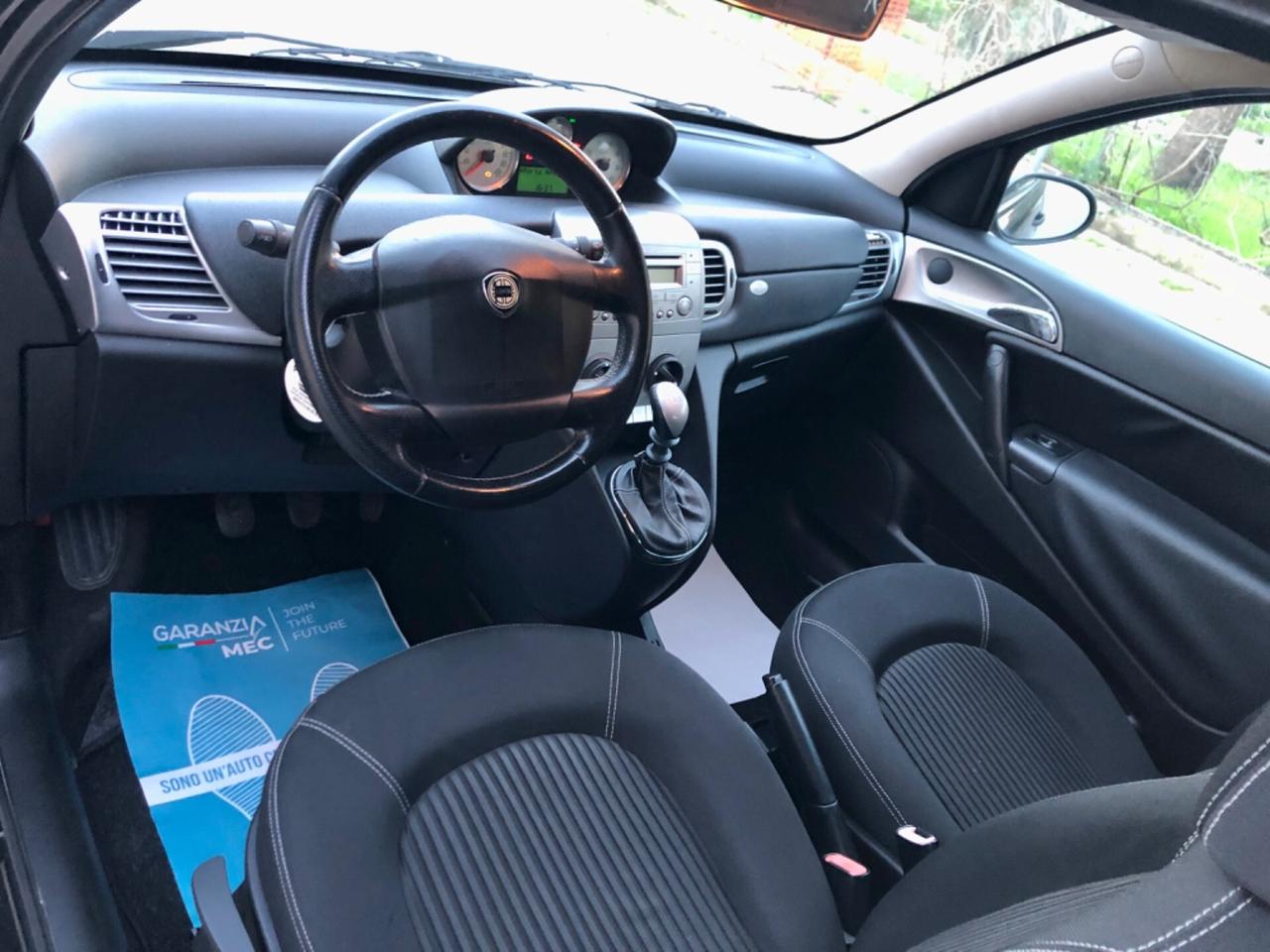 Lancia Ypsilon 1.2 Momo Design 60CV