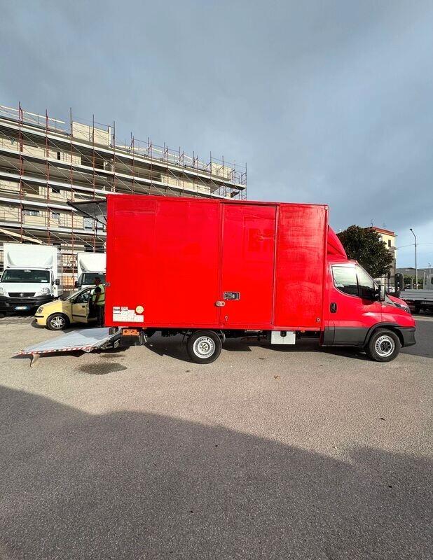 NEW IVECO DAILY 35S14 2.3 FURG con SPONDA
