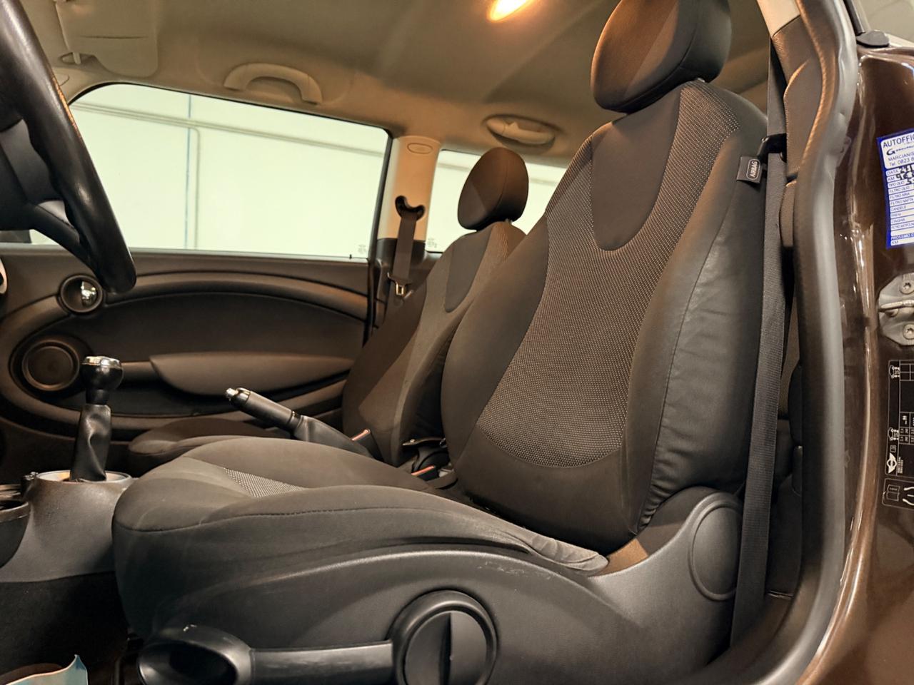 Mini 1.6 16V One (55kW)