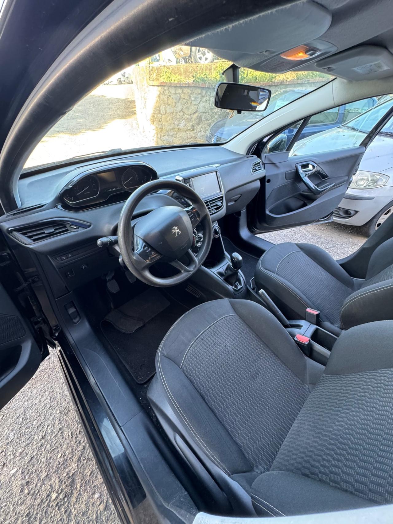 Peugeot 208 PureTech 82 5p. GPL Allure