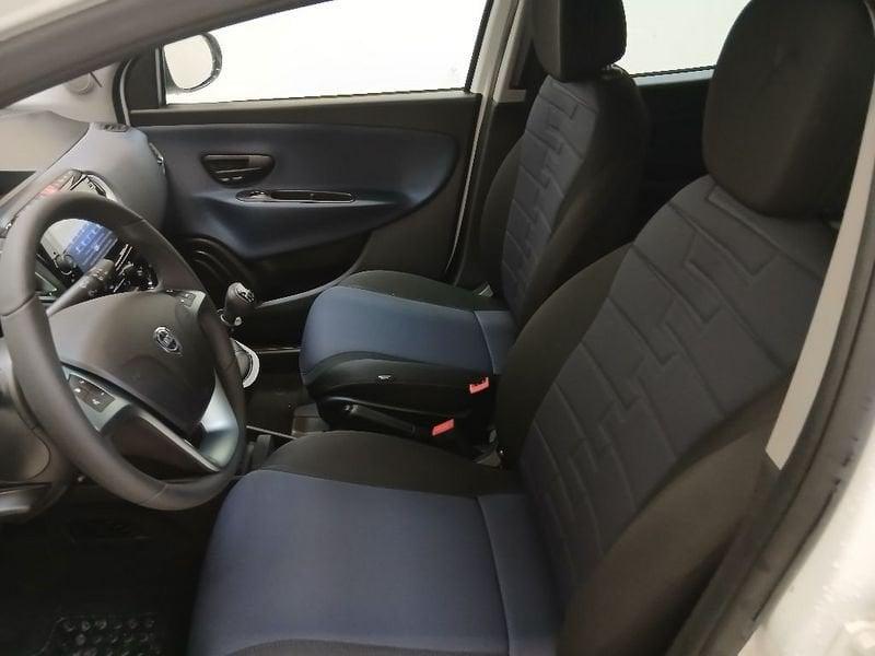 Lancia Ypsilon 1.0 firefly hybrid Gold Plus s&s 70cv 5p.ti
