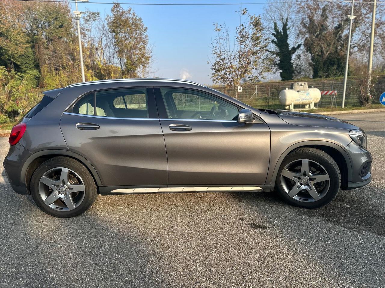 Mercedes-Benz GLA 220 Premium GLA 220 CDI #7759
