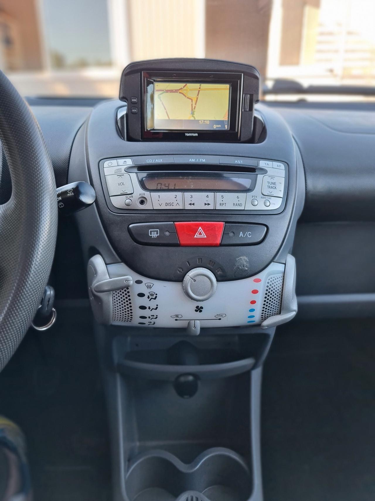 Toyota Aygo 1.0 12V VVT-i 5 porte Deep Ocean Connect