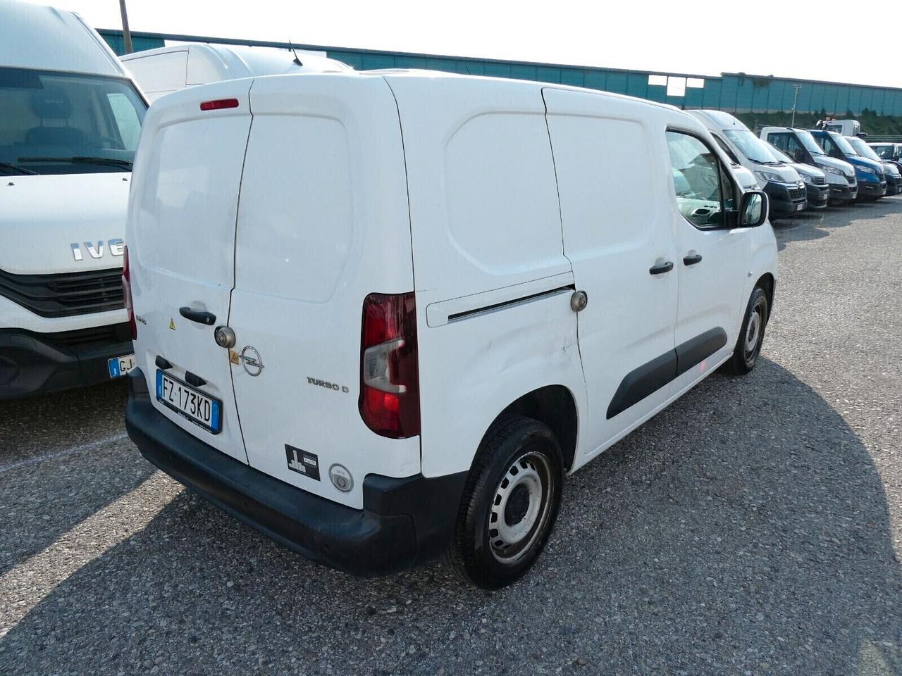 OPEL COMBO CON 3 POSTI EURO6D SUPER PREZZO!