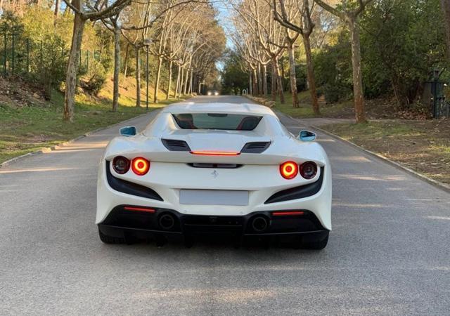 FERRARI F8 Spider "SPEDIZIONE SU RICHIESTA IN TUTTO IL MONDO"