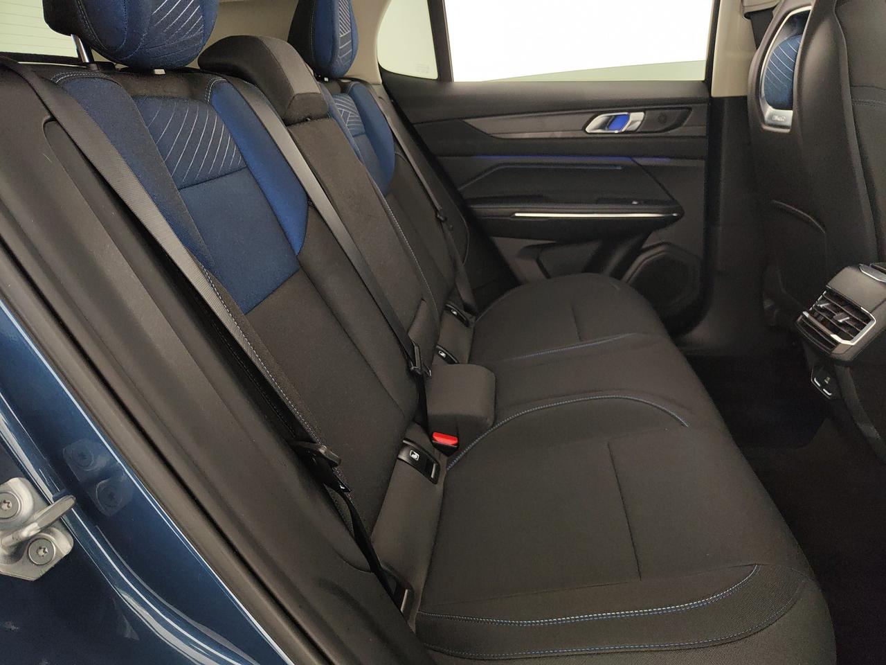 LYNK&CO 01 1.5 td phev auto