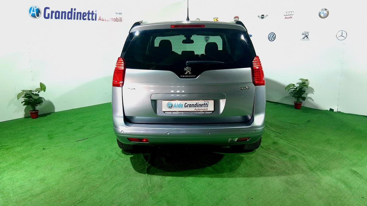 Peugeot 5008 Allure 7 posti 1.6 120cv anno 2015