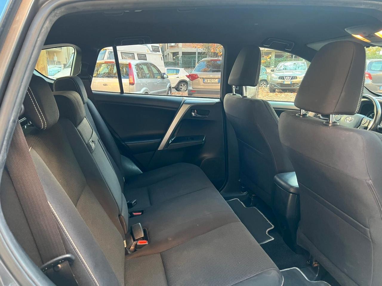 Toyota RAV4 2.5 Hybrid 2WD Dynamic+