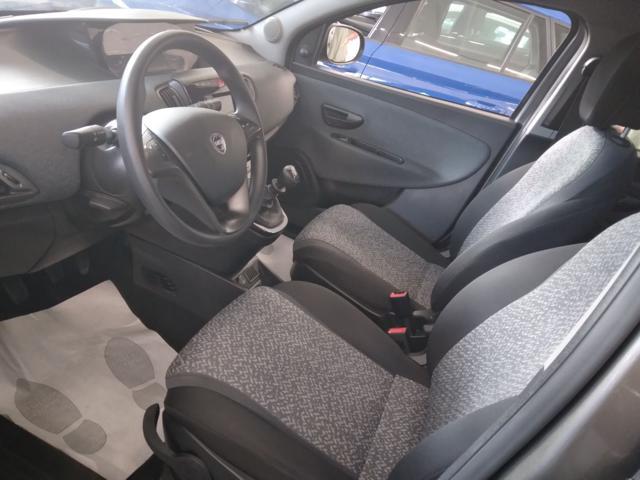 LANCIA Ypsilon 1.0 FireFly 5 porte S&S Hybrid Silver