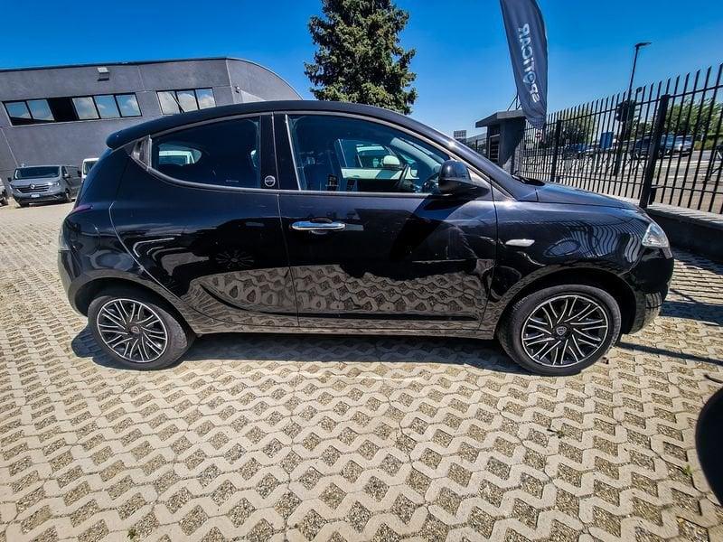Lancia Ypsilon III 2015 5 Porte 1.2 Ecochic 69cv Silver