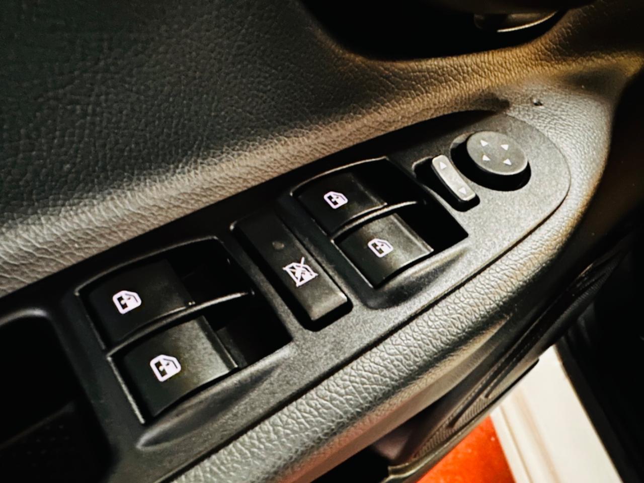 Lancia Ypsilon 0.9 TwinAir 85 CV 5 porte Metano Ecochic Elefantino
