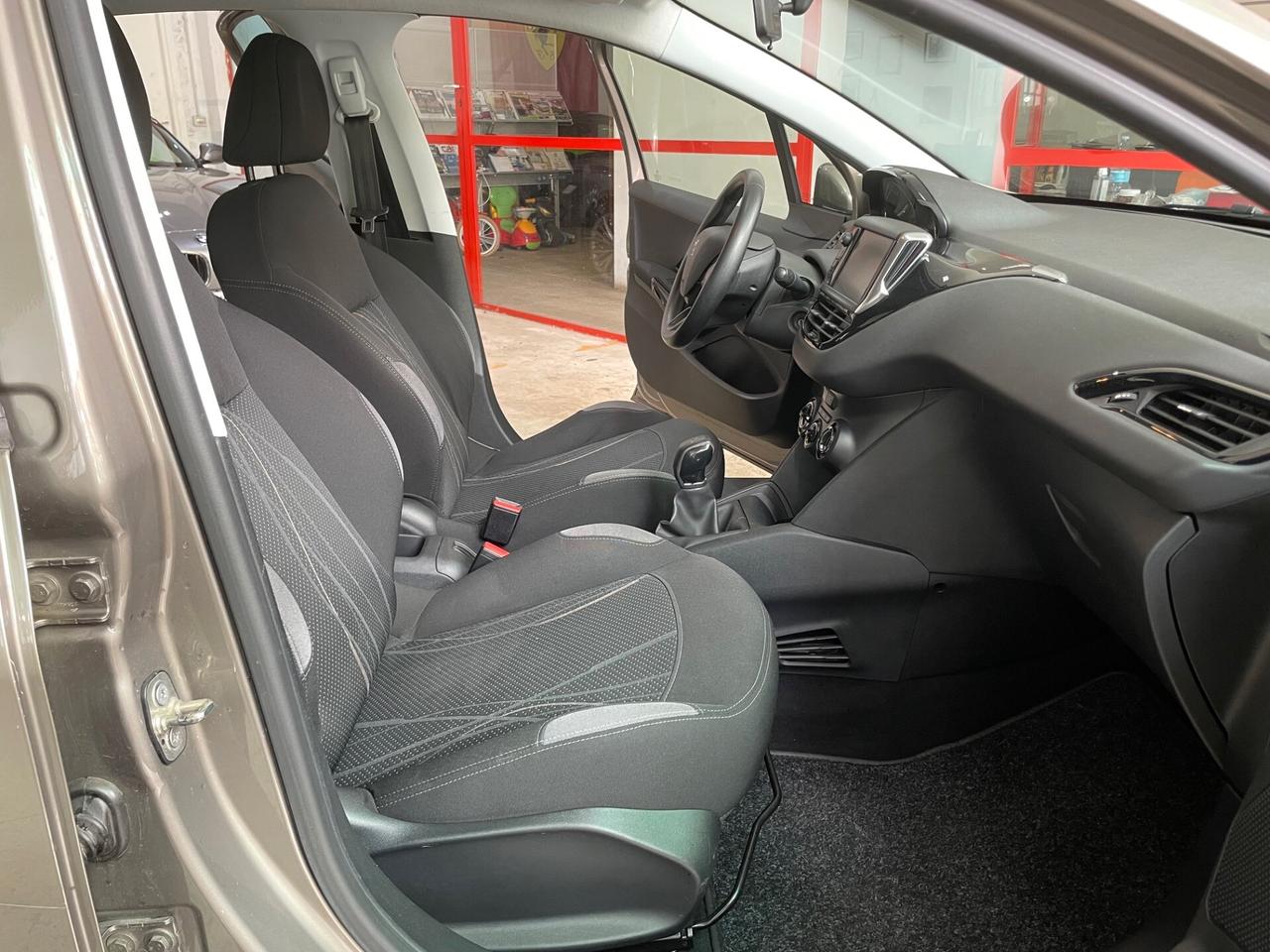 Peugeot 208 1.2 VTi 82 CV 5 porte 83.000KM!!!