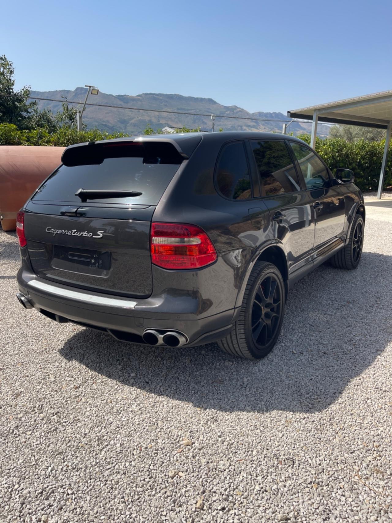 Porsche Cayenne 4.8 Turbo S