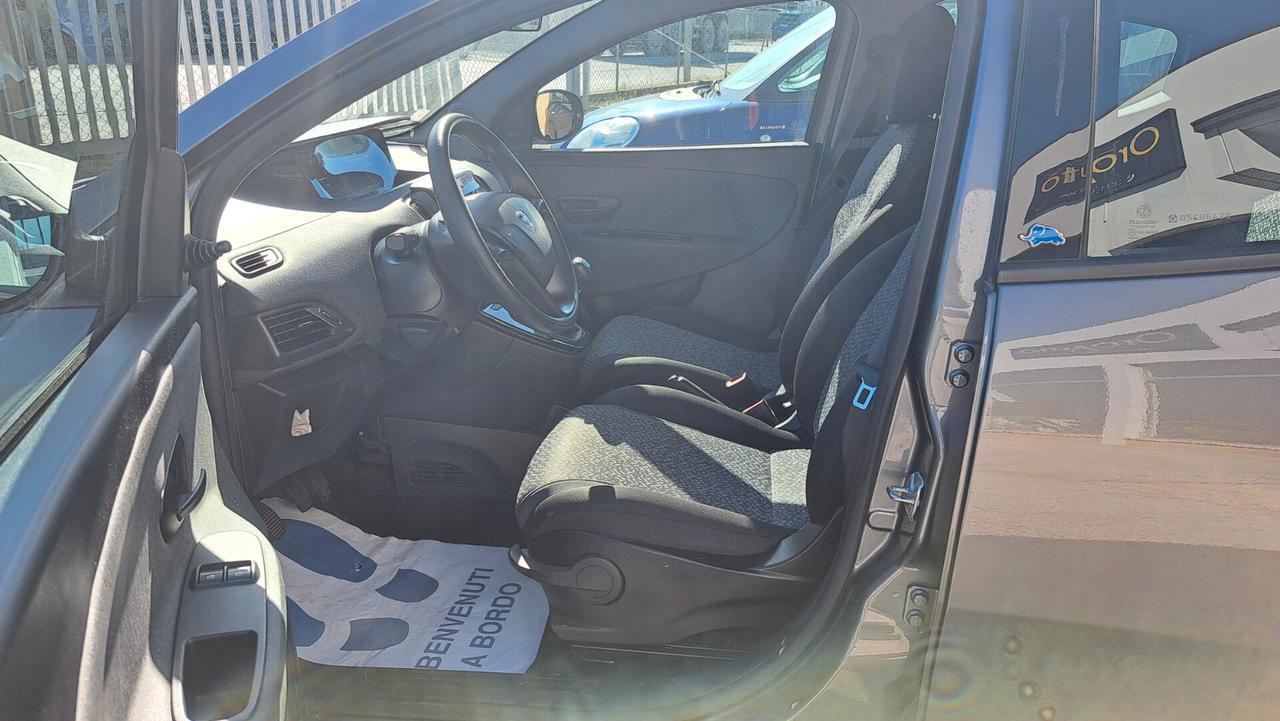 Lancia Ypsilon 1.2 69 CV 5 P. Clima-V.Elettrici-Bluetooth...