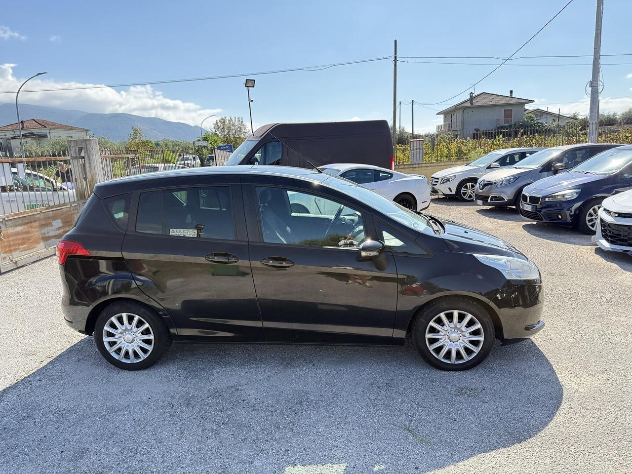FORD B MAX ADATTA NEOPATENTATI
