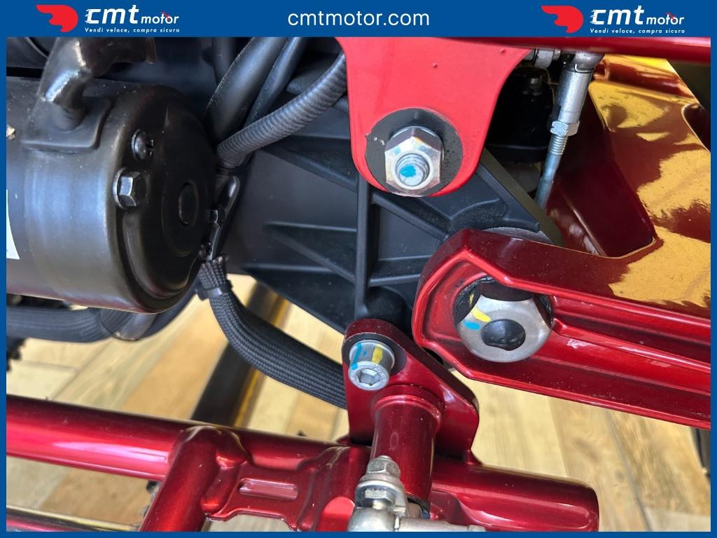 Moto Guzzi V7 - 2015