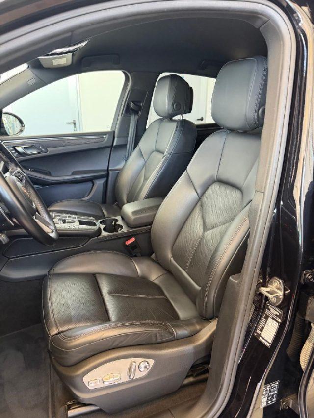 PORSCHE Macan 2.0 //TOTAL BLACK//21//