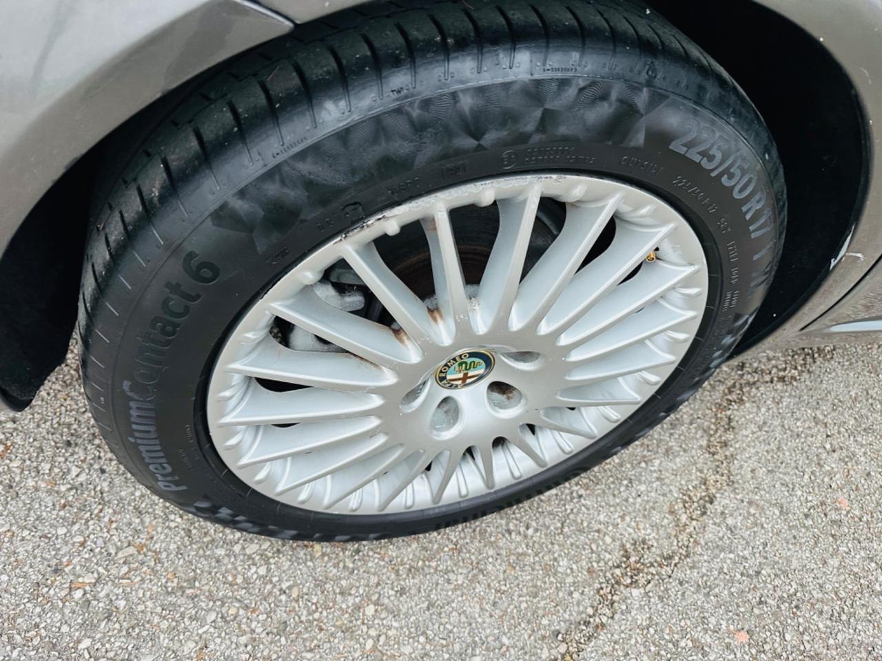 Alfa Romeo 159 1.9 JTDm 150CV Sportwagon Distinctive Q-Tronic