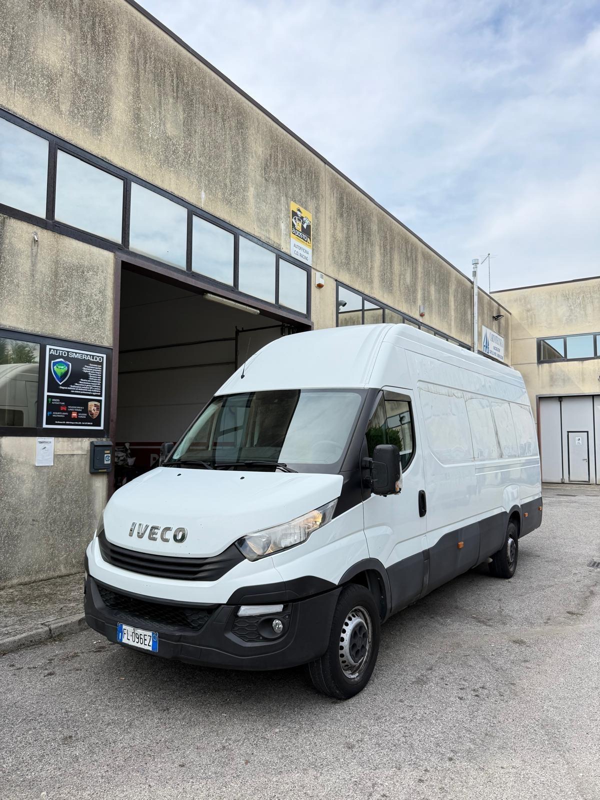 Iveco Daily 33S11V 2.3 HPT PM-SL-TM Furgone