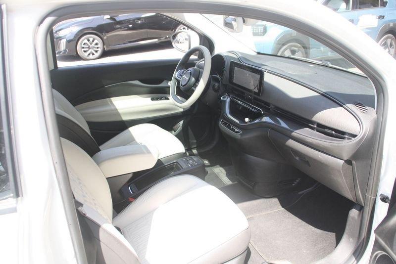 FIAT 500 La Prima Berlina 42 kWh