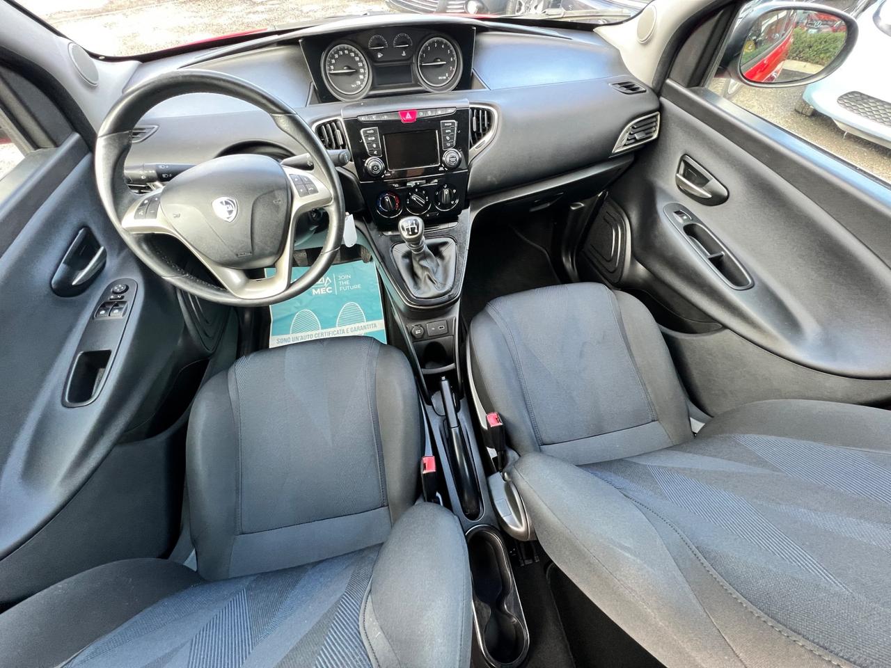 Lancia Ypsilon 1.2 69 CV 5 porte S&S Platinum