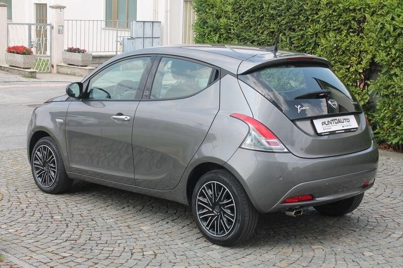 Lancia Ypsilon 1.0 FireFly 5 porte S&S Hybrid Gold