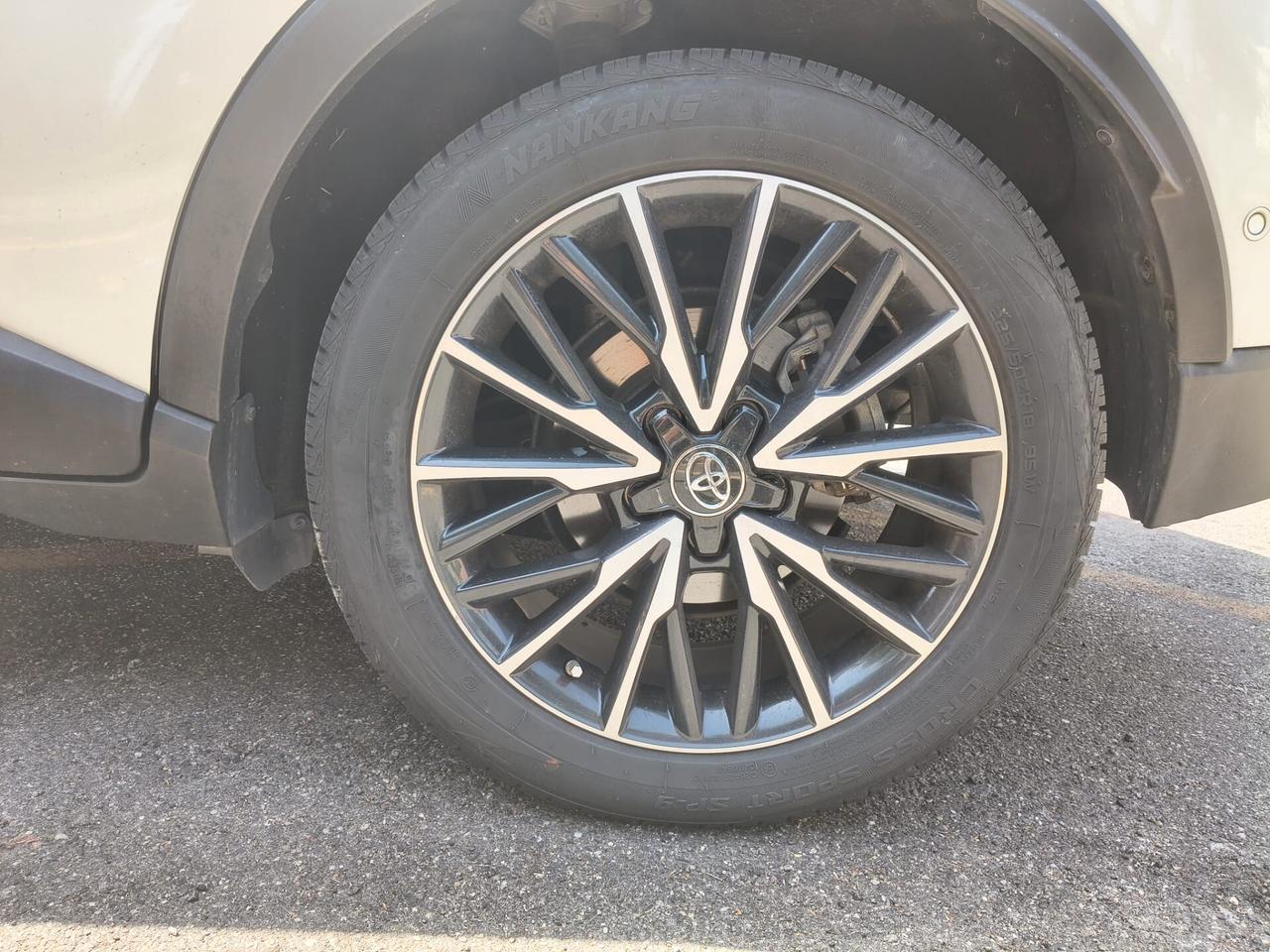 Toyota C-HR 1.8 Hybrid E-CVT Lounge