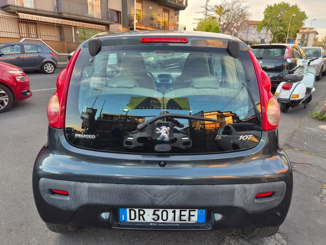 Peugeot 107 1.0 68CV 3p. Plaisir