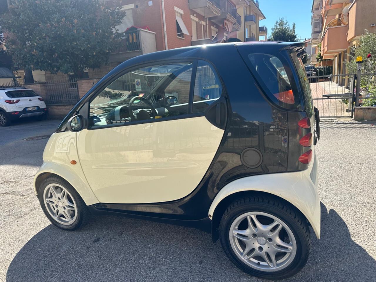 Smart ForTwo 800 coupé pure cdi