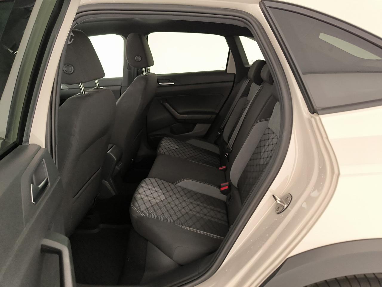 Volkswagen Taigo 1.0 tsi r-line 110cv dsg