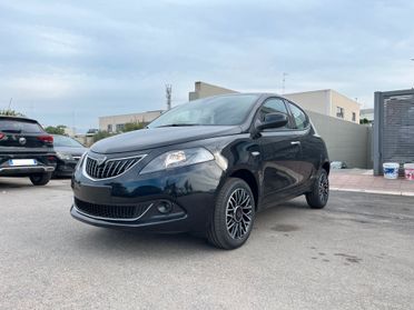 Lancia Ypsilon MY24 1.0 FireFly 5 porte S&S Hybrid Platino Km0