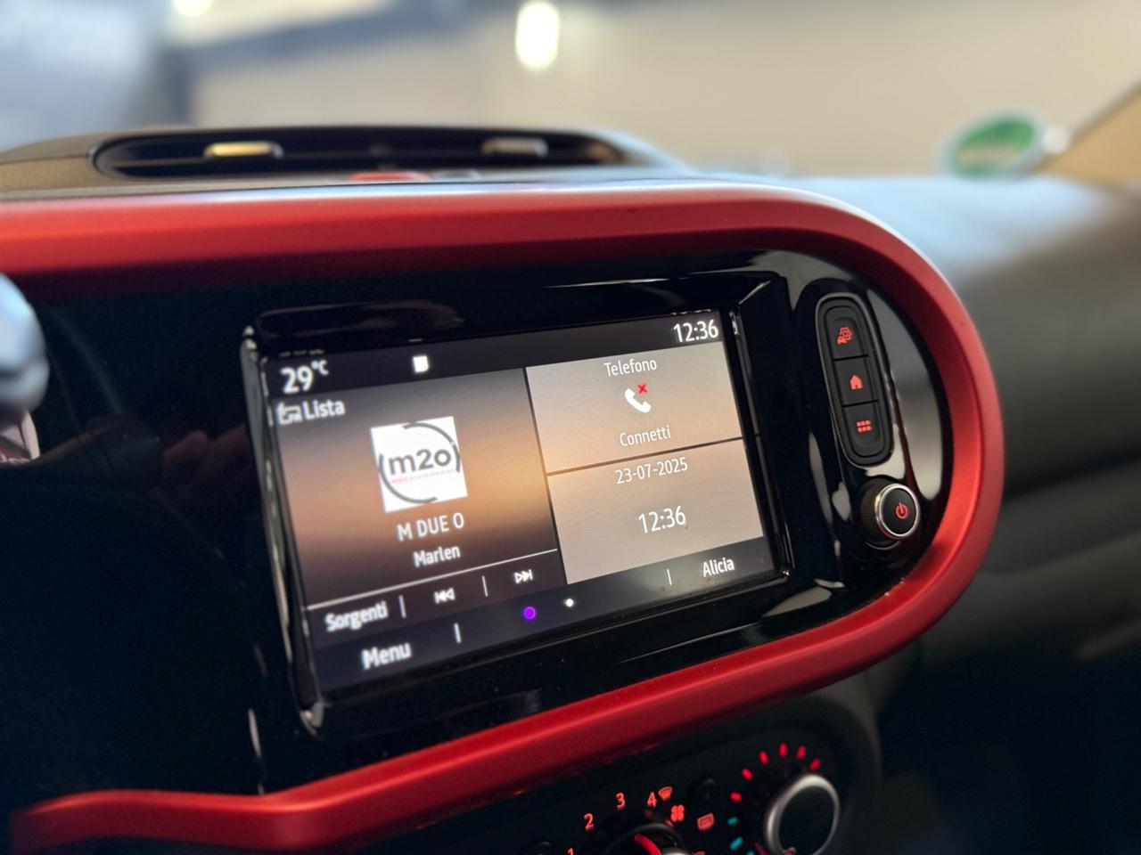 Renault Twingo SCe 65 CV Signature