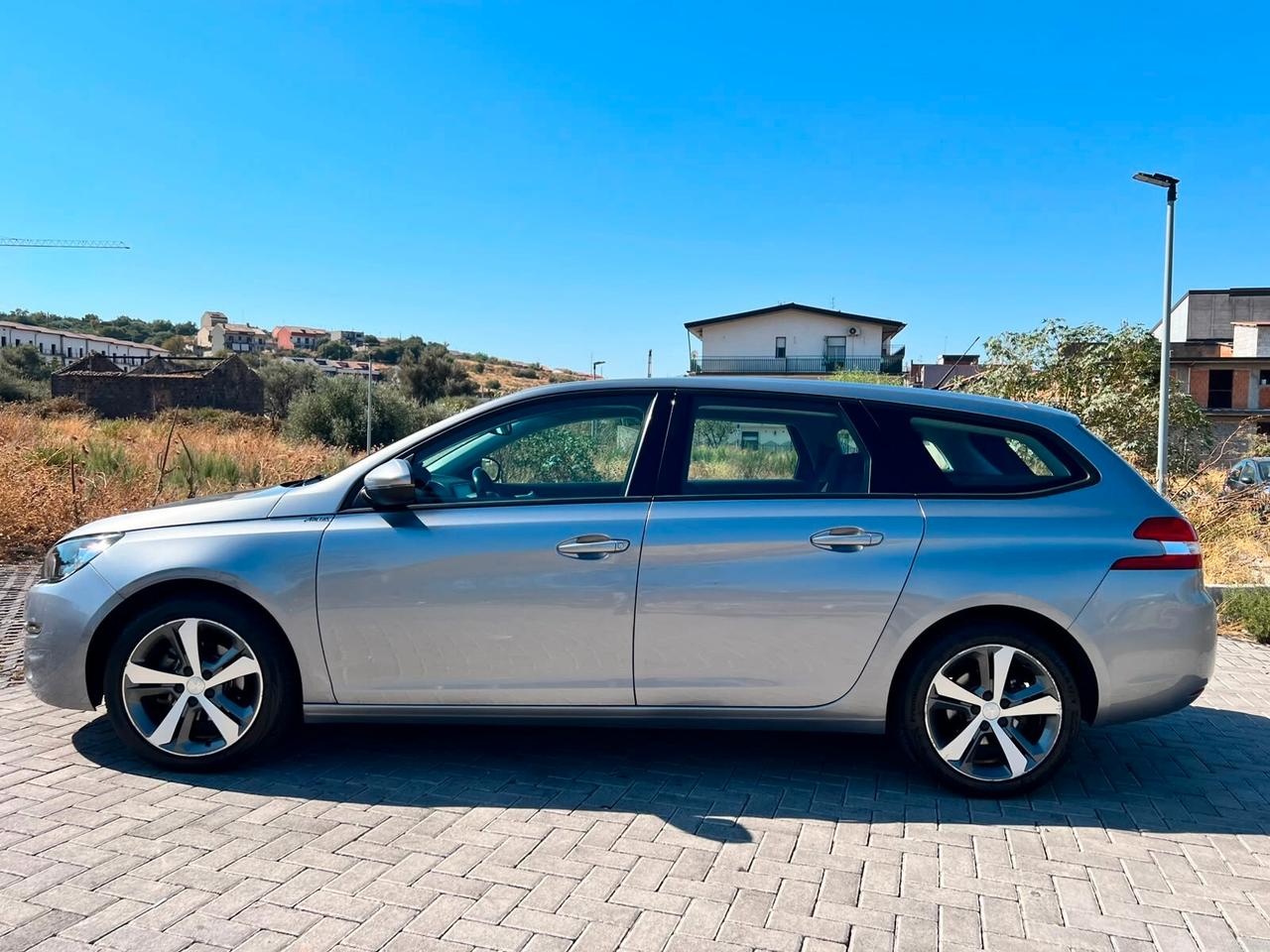 Peugeot 308 1.6HDI MODELLO ALLURE NUOVA 2017