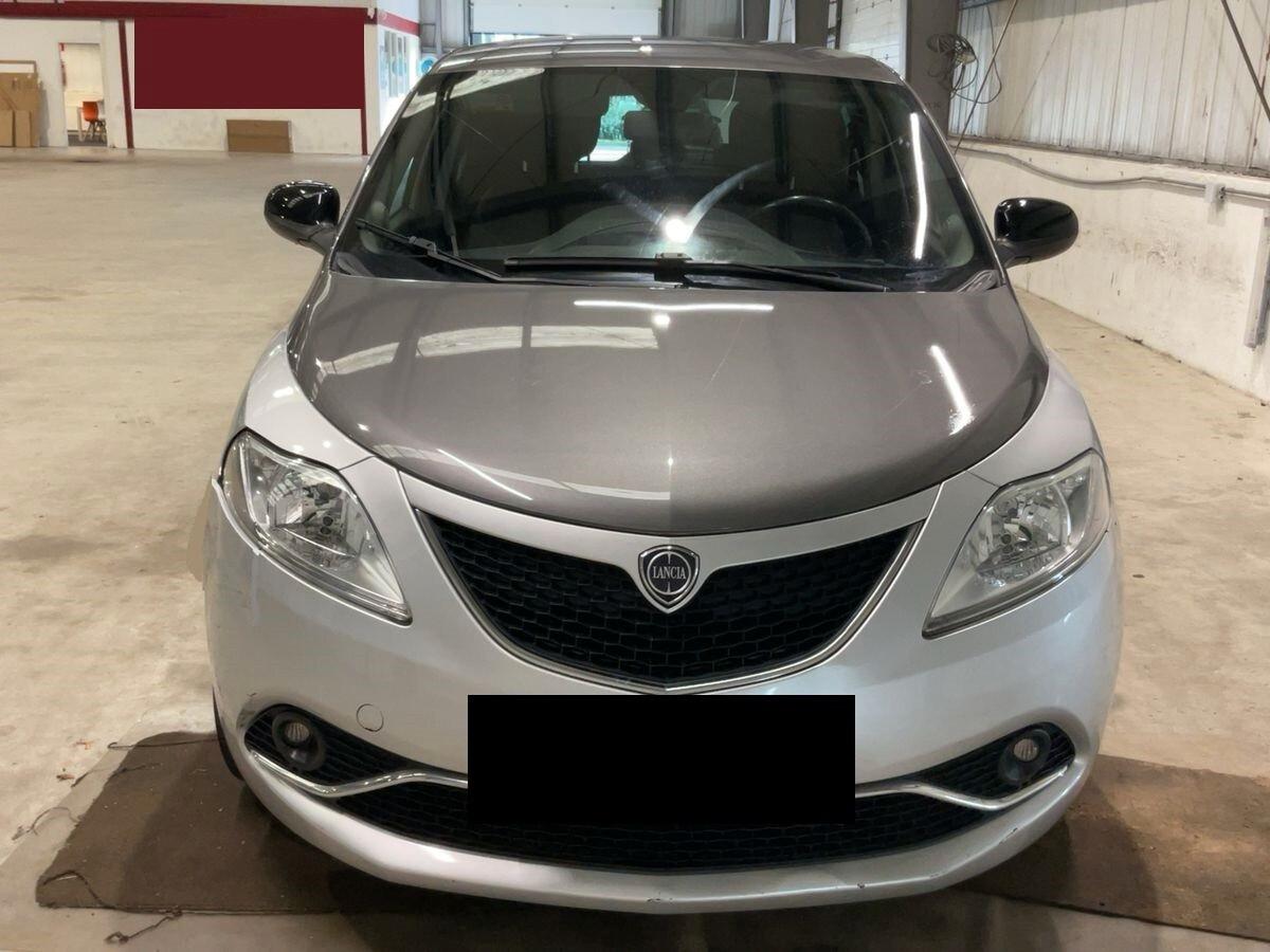 Lancia Ypsilon Platinum cambio automatico GPL