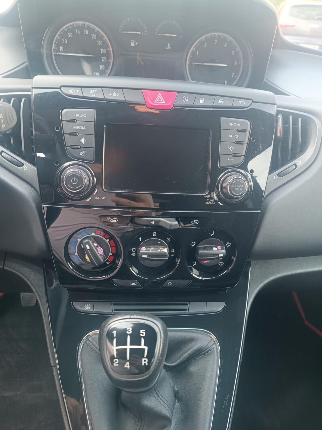 Lancia Ypsilon 1.2 gpl