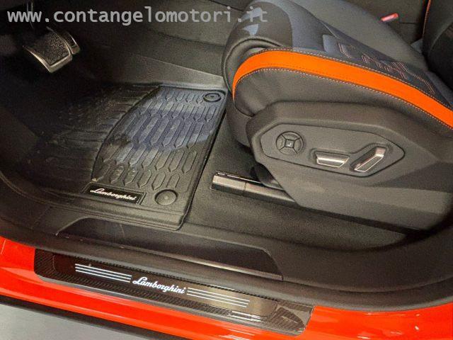 LAMBORGHINI Urus 4.0 SE vettura ufficiale