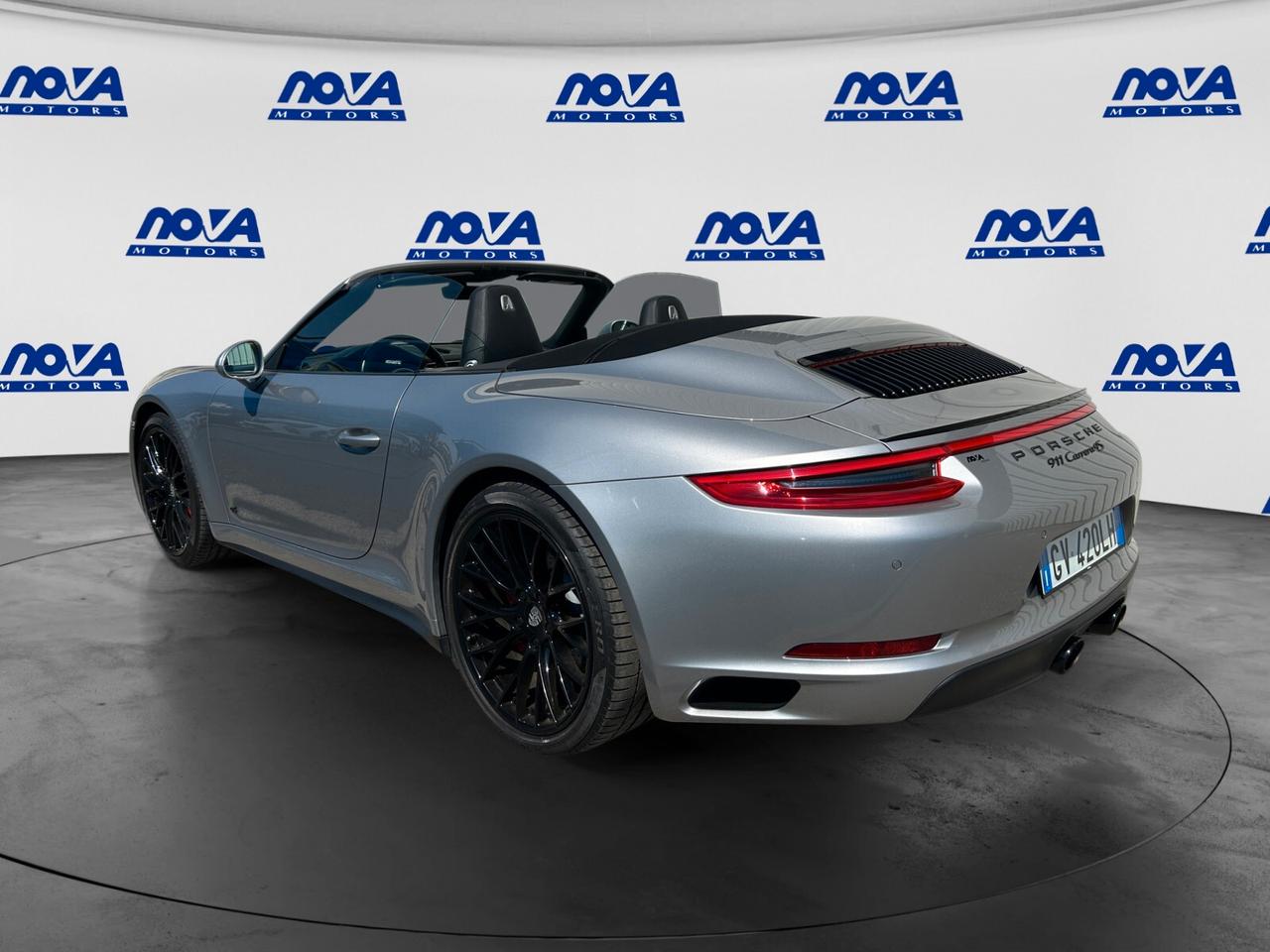 Porsche 911 Carrera 4S Cabriolet PDK Interni heritage design