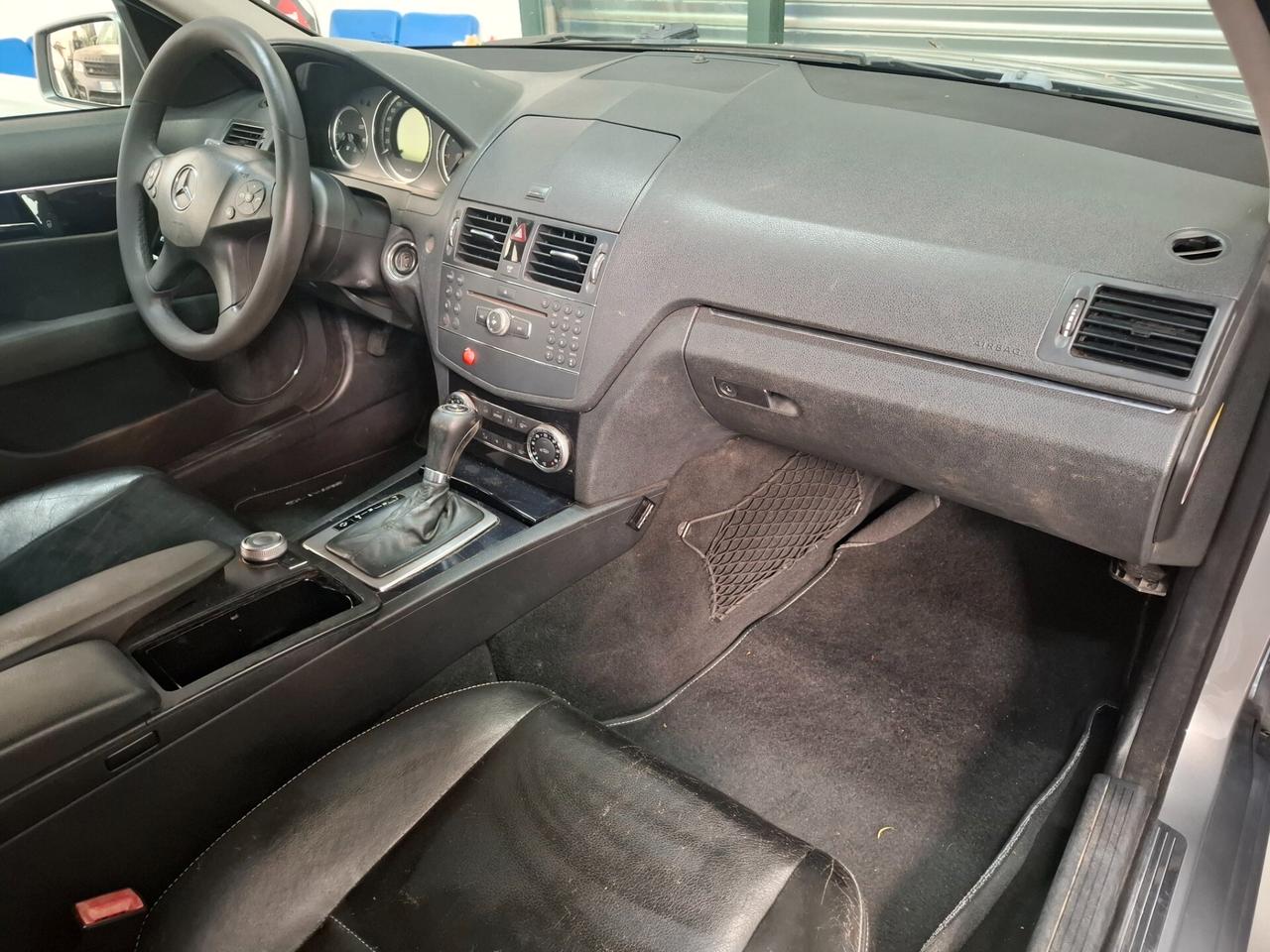 Mercedes-benz C 220 CDI Avantgarde AMG FIRST
