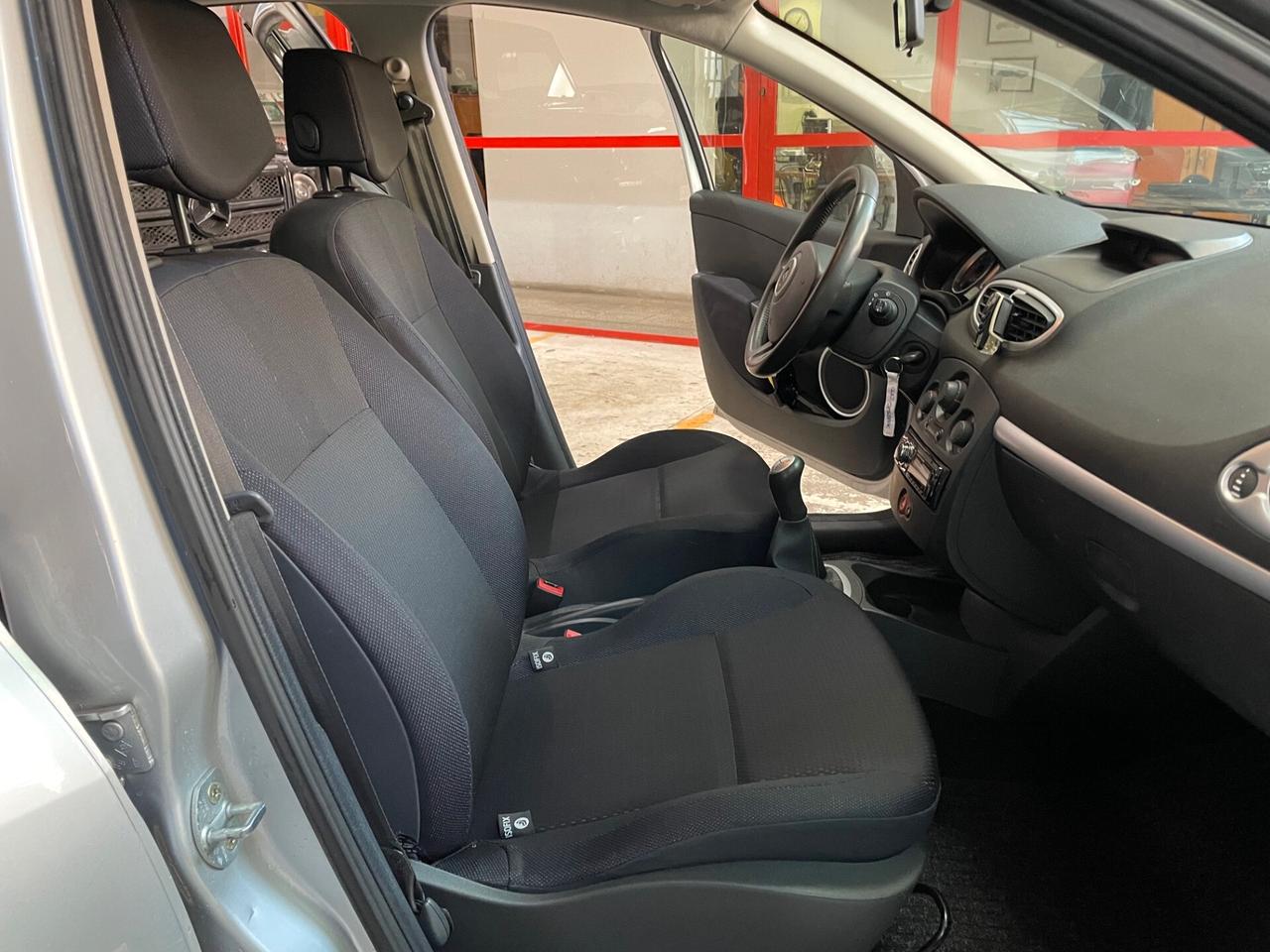 Renault Clio 1.4 16V 5 porte Confort 95.000KM!!!