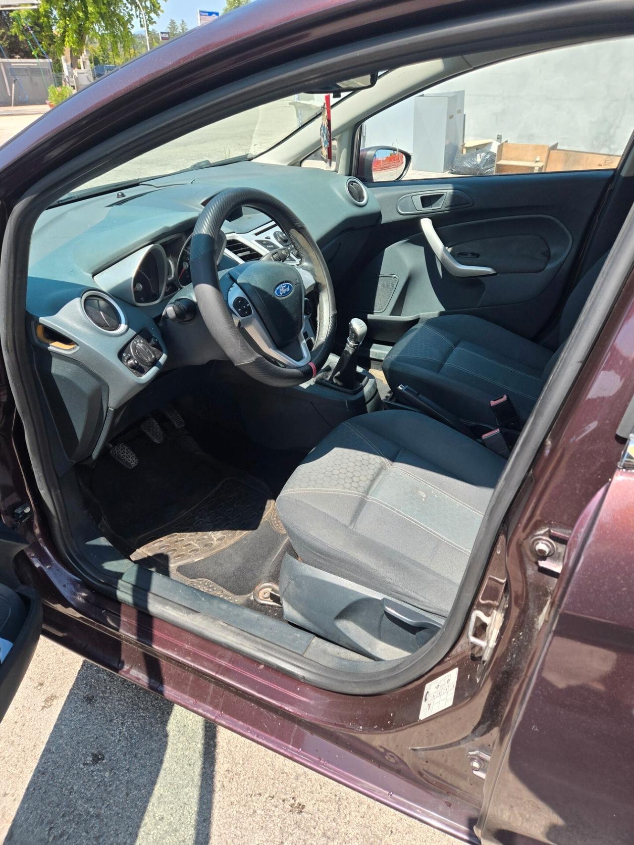 Ford Fiesta 1.4 16V 5p. Ghia