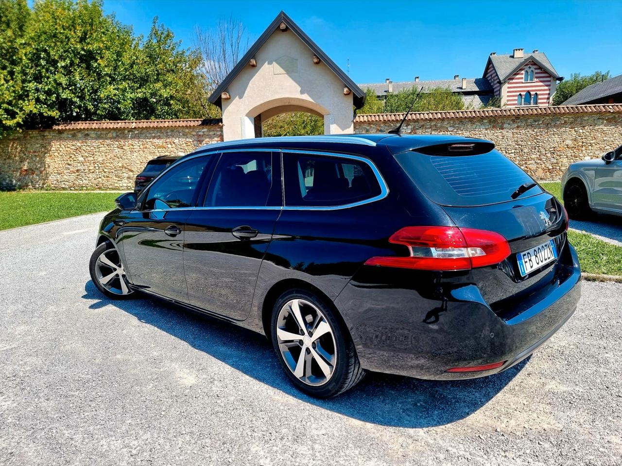 Peugeot 308 BlueHDi 120cv GT LINE ADATTA A NEOPATENTATI