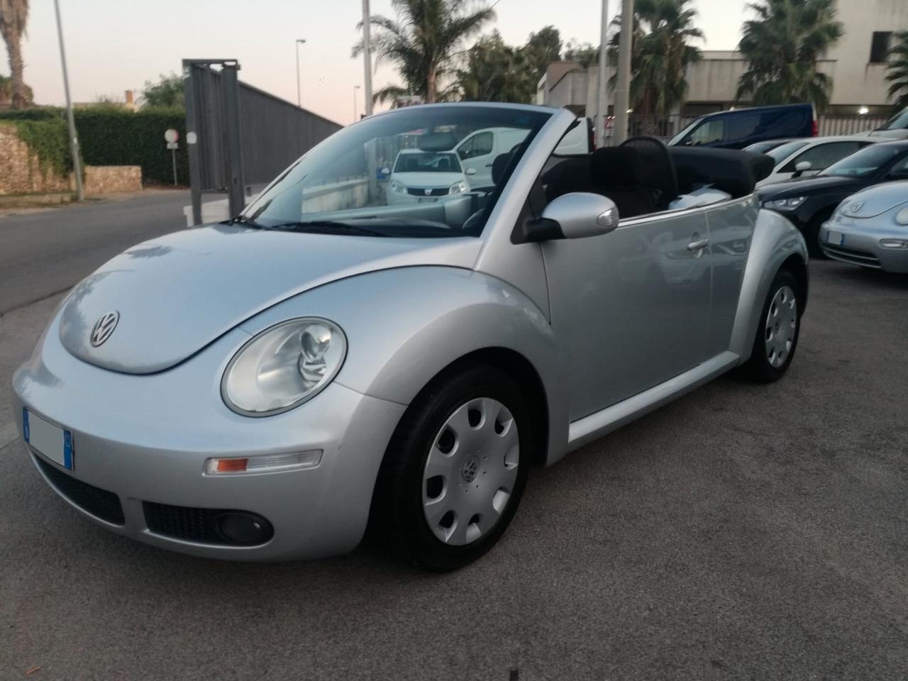 Volkswagen New Beetle 1.4 Cabrio Cappotta Elettrica