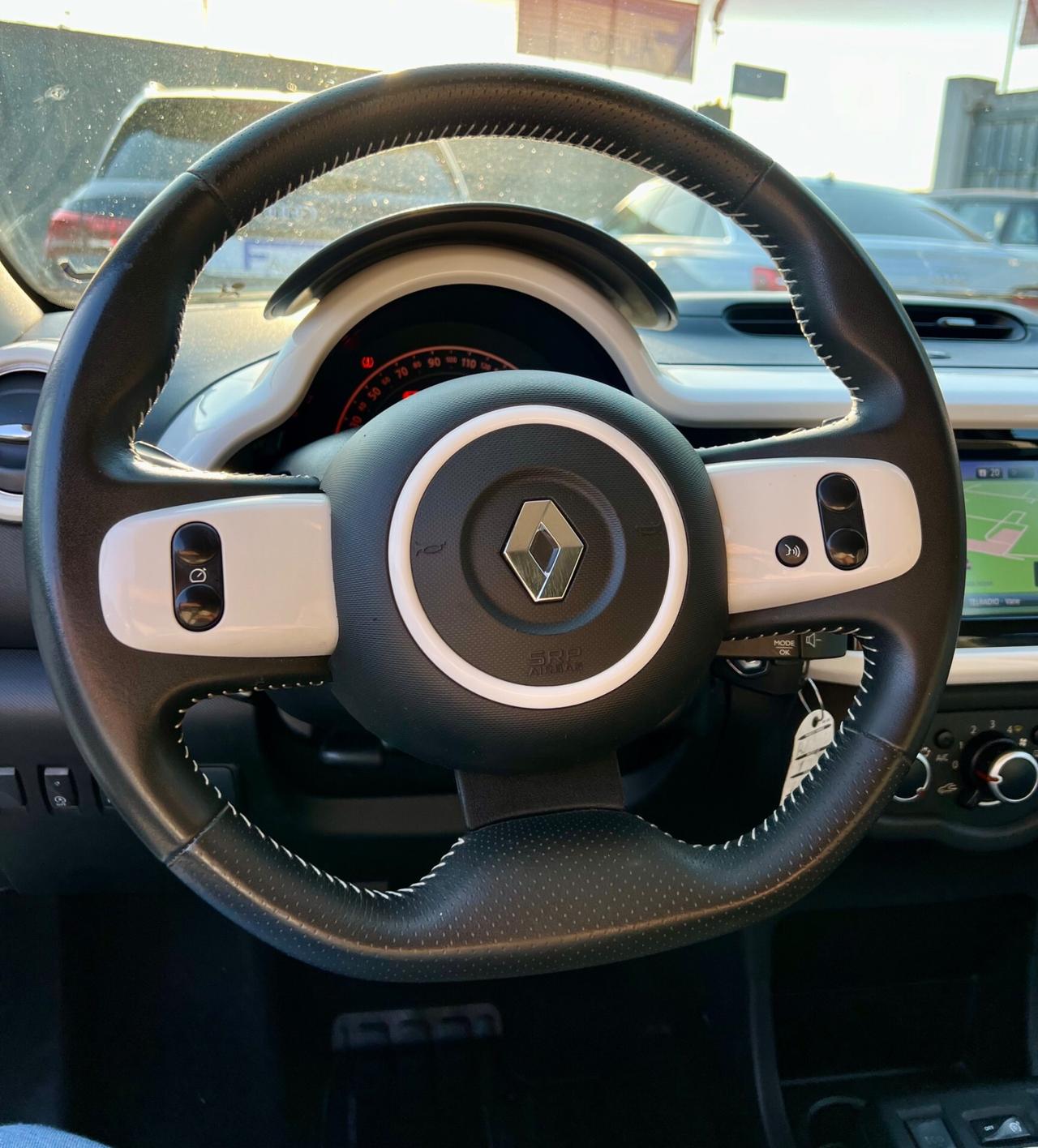 Renault Twingo TCe 90 CV,Navi,retrocamera,sensori di parc.,schermo touchscreen,ecc.